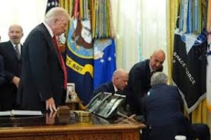 White House Guest Faints During Visit To Donald Trump