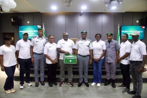 MEDICAL TEAM FROM NIGERIA CUSTOMS SERVICE TRAIN APAPA AREA COMMAND OFFICERS AND MEN ON FIRST AID 