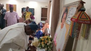 Ambassador Sarafa Tunji Isola OFR Pays Condolence Visit to the Onabanjo Family, prays God grant them strength and enduring peace.